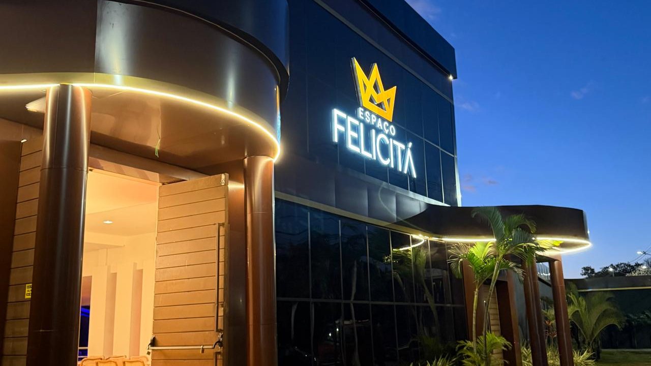 Salão em festa do Espaço Felicitá Pampulha em casamento